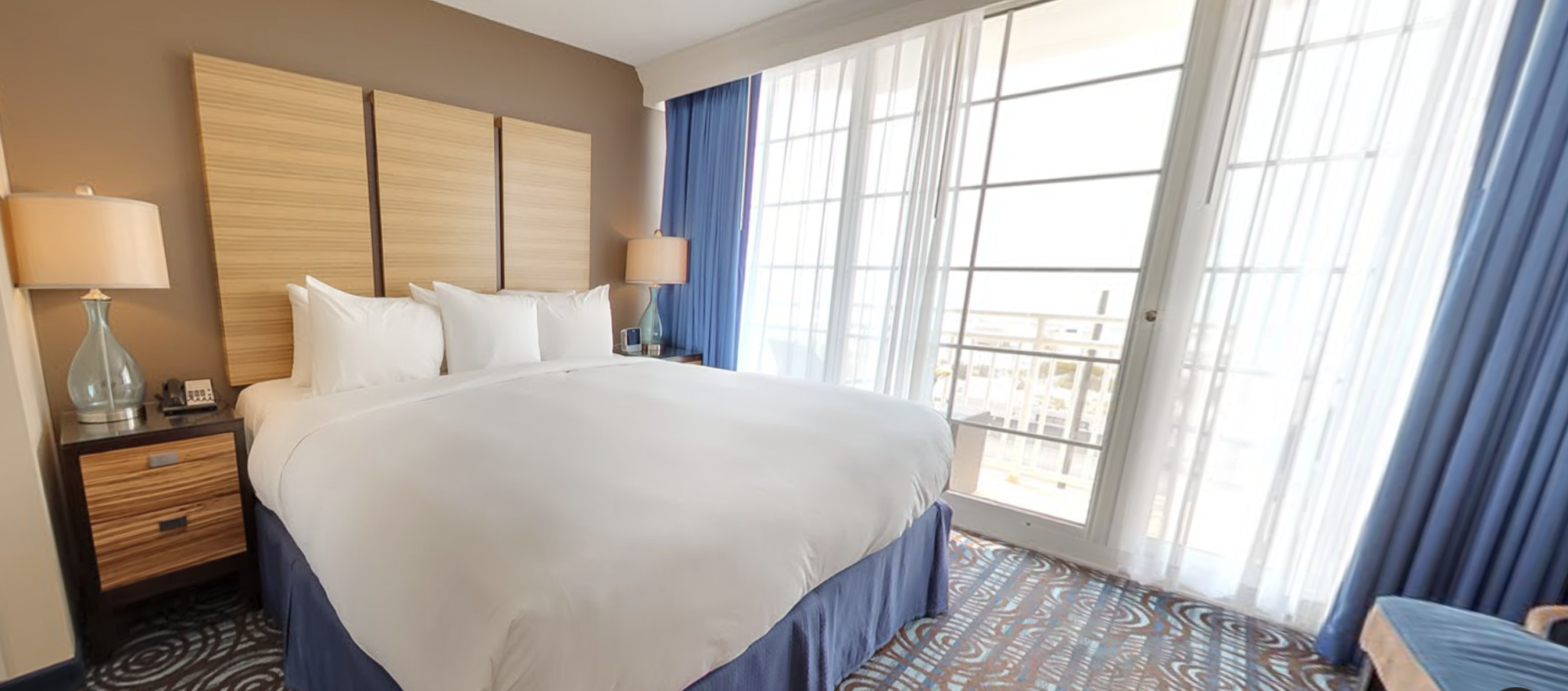 Beachfront King Bed Suite in Cape May, NJ – Ocean Club Hotel